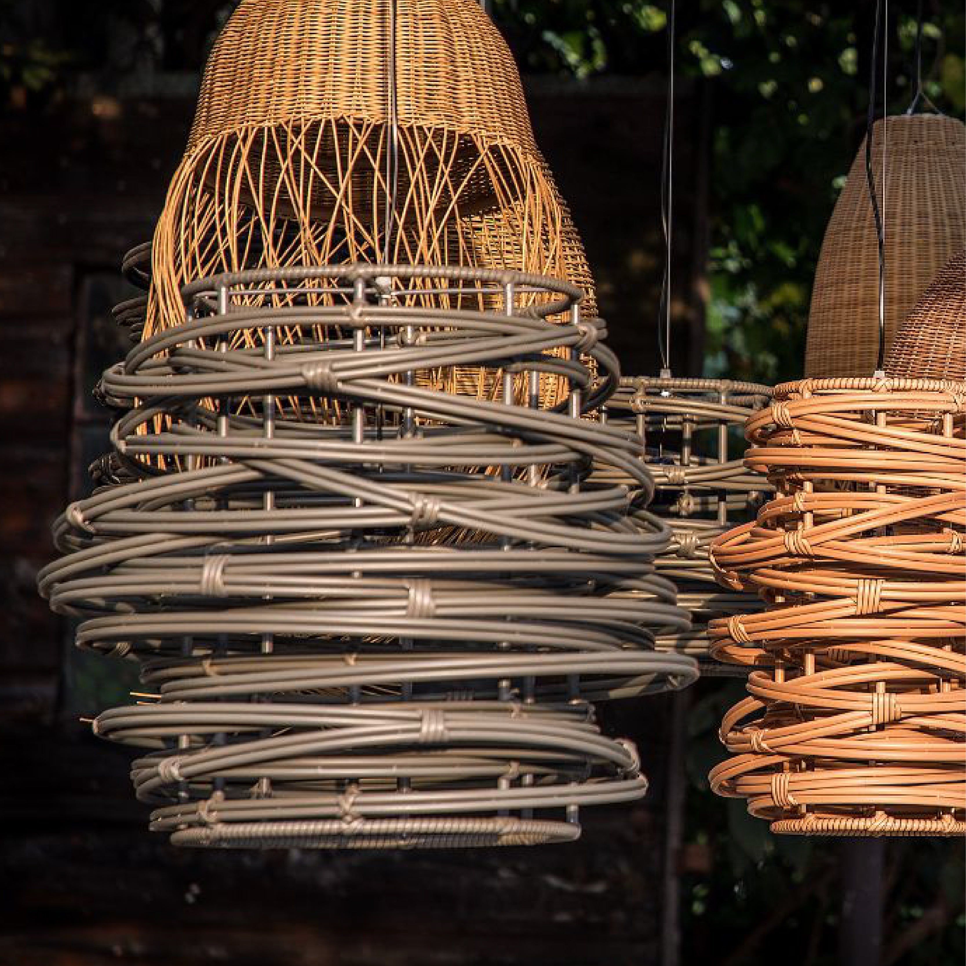 Hola Hanging Lamp