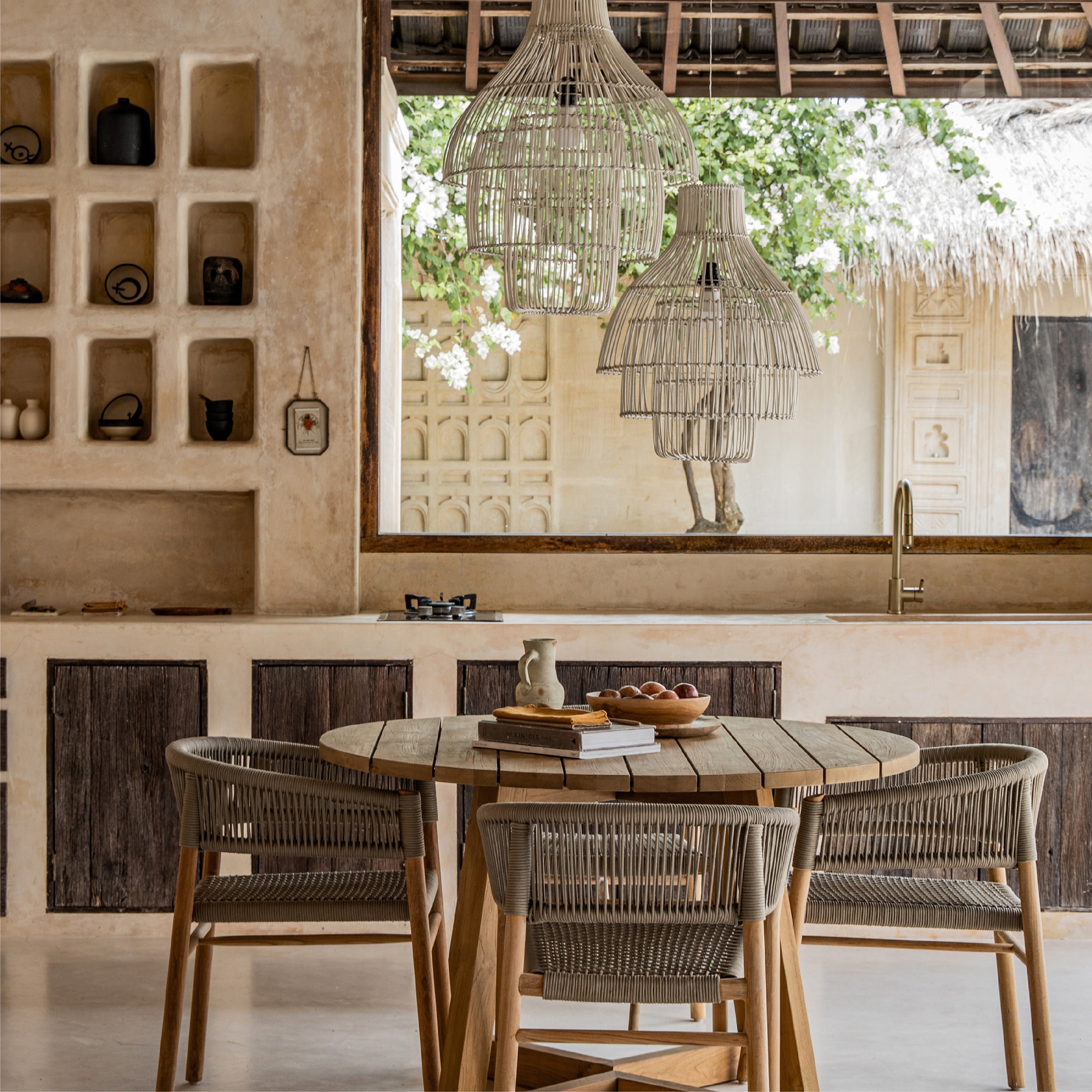 Saringgi Rattan Lamp