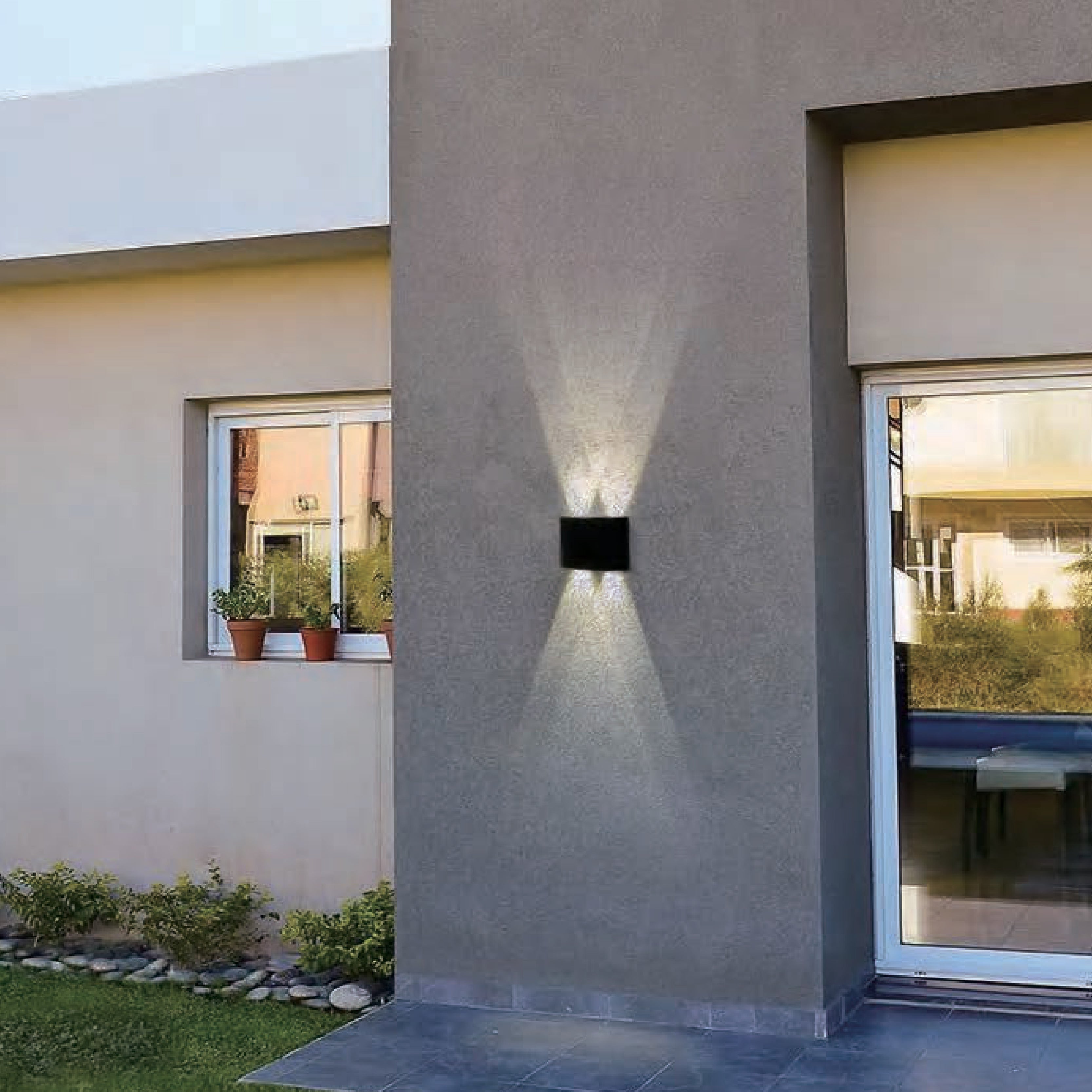 Outdoor Wall Sconce